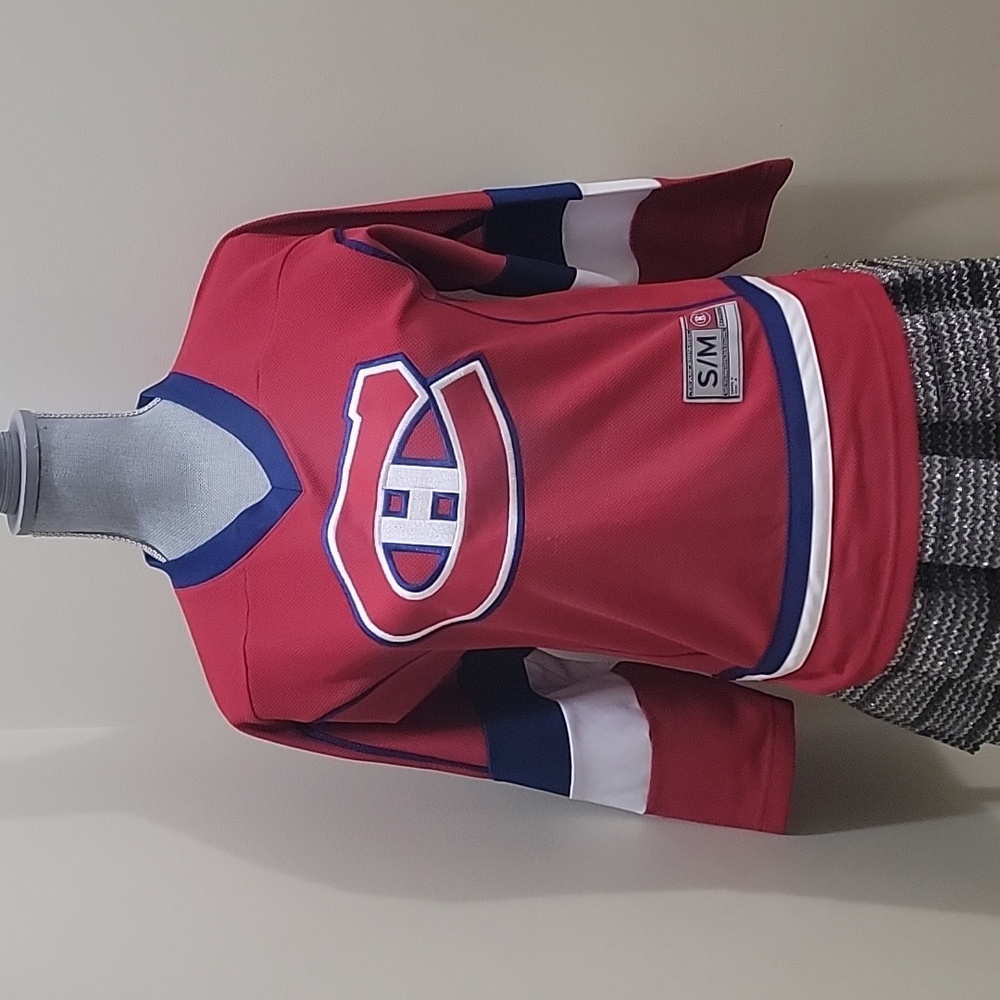 90'S VINTAGE 90's  Montreal Canadiens hockey Shirt  YOUTH SMALL good condition